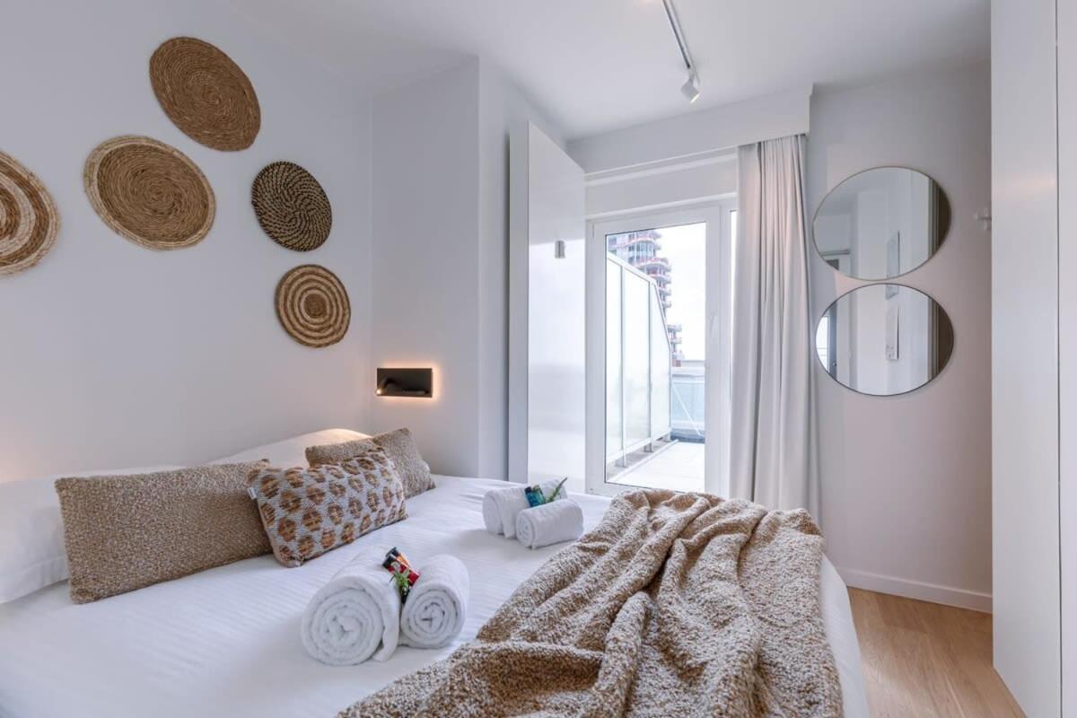 Huswell - Stunning Seafront Apartment Knokke-Heist Exterior photo